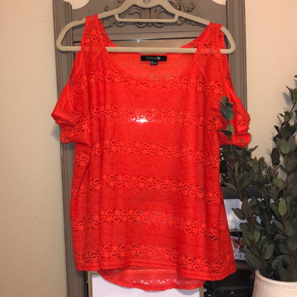 Shoulder top